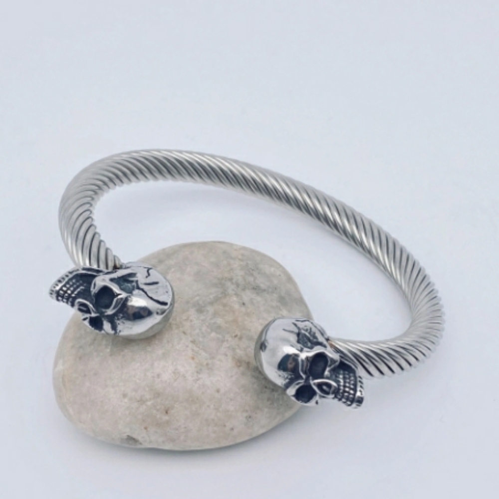 Skulls cuff bracelet